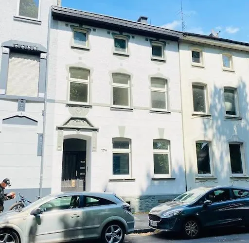 Traumhafte City-wohnung شقة *